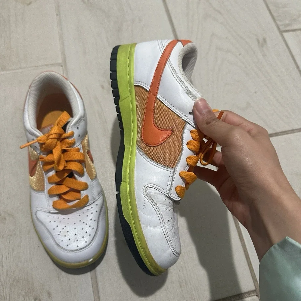 NIKE‎ 317813-181 WOMEN'S WHITE ORANGE BLAZE DUNK LOW SNEAKERS SIZE 7.5